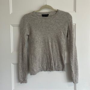 Gray cashmere tahari sweater